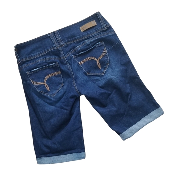 YMI Wanna Betta Butt Dark Wash 3-Button Cuffed Denim Bermuda Shorts Size 3. - Picture 2 of 8